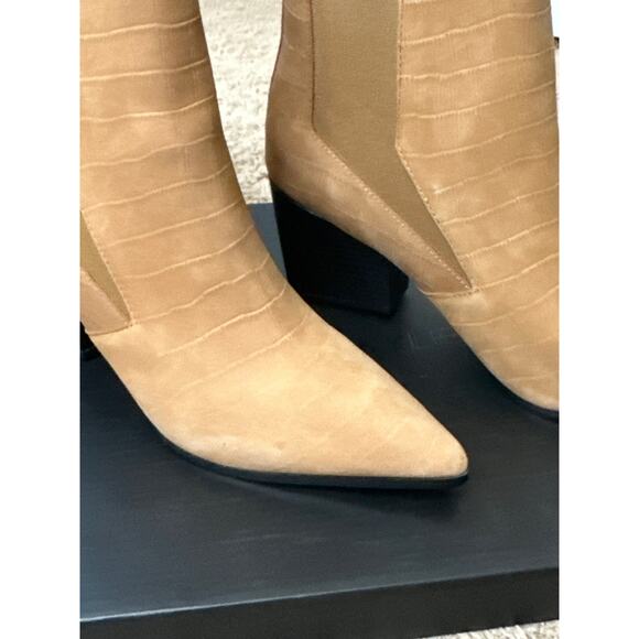 Kendall & Kylie Camel Colored Faux Leather Pointed Toe Chelsea Boots Size 8.5 - Picture 4 of 12